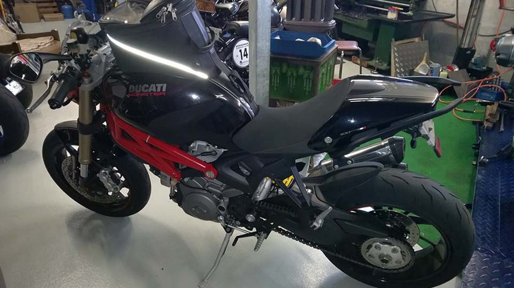 Ducati-Monster-1100-Evo-1